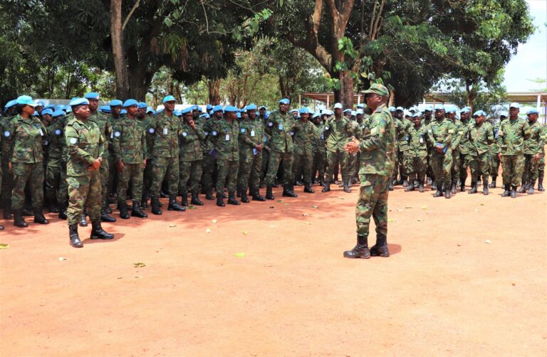Maj Gen. Vincent Nyakarundi yasuye ingabo zoherejwe muri Santarafurika