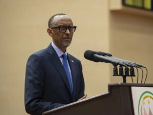 Perezida Kagame arakira indahiro z’abayobozi binjiye muri Guverinoma