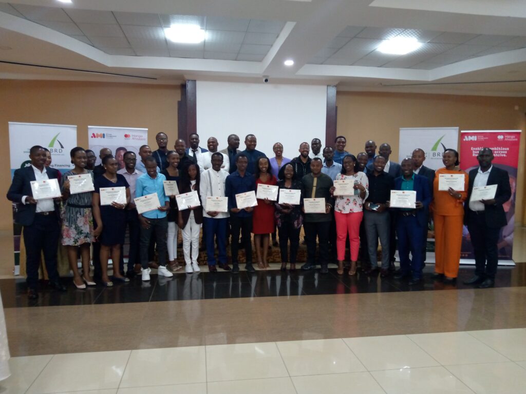 Ba rwiyemezamirimo bongerewe ubumenyi banoza imikorere