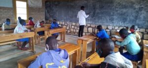Abarimu 491 bagiye gutoranywamo abo Zimbabwe izohereza mu Rwanda