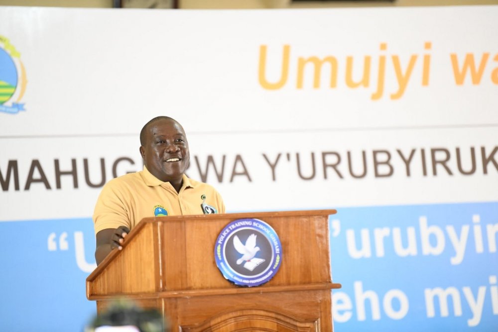 Ikinyabupfura, ubunyakuri no kwitanga bigeza kure- Minisitiri Gatabazi