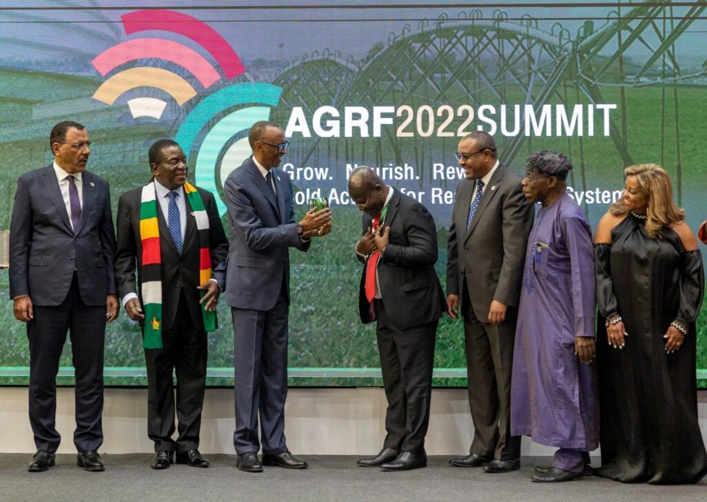 Perezida Kagame yashimiye Obasanjo mu nama ya AGRF2022