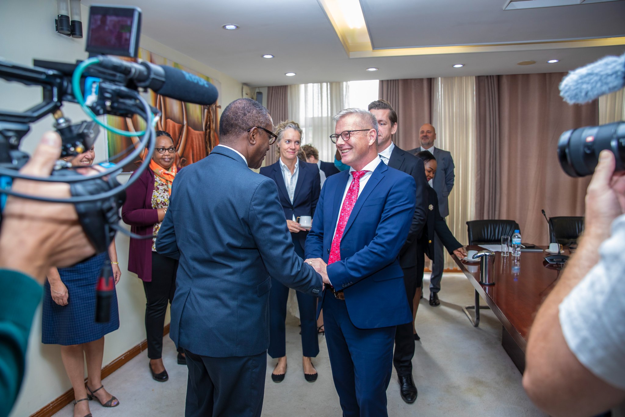 U Rwanda na Denmark byemeje ubufatanye burimo kwita ku bimukira  