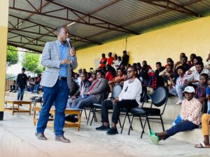 U Rwanda rwatangiye gutegurira abato kuzahangana na robo