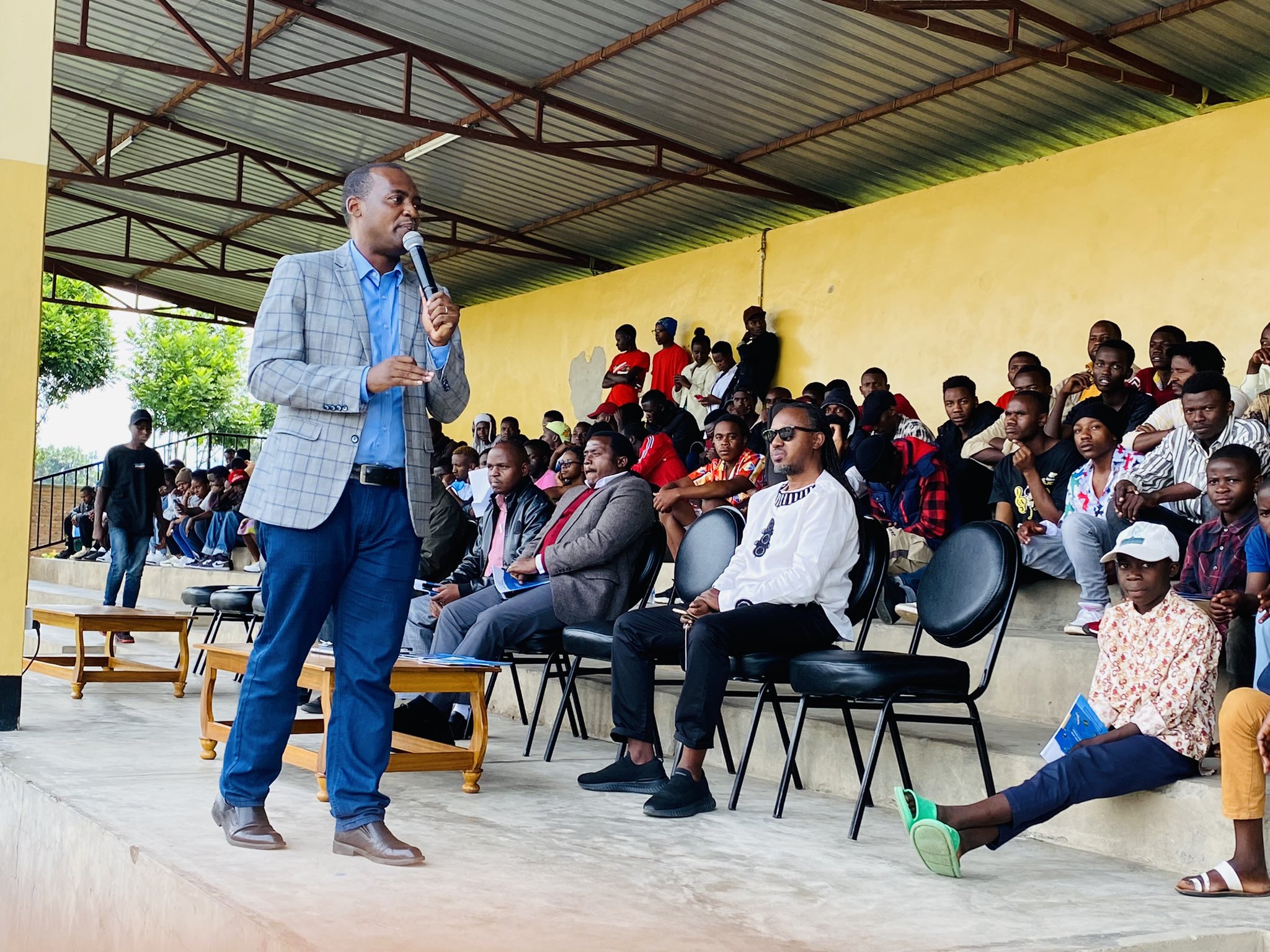 U Rwanda rwatangiye gutegurira abato kuzahangana na robo