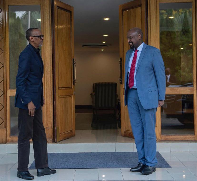 Urundi ruzinduko rwa Lt. Gen. Muhoozi mu Rwanda ruravugisha benshi