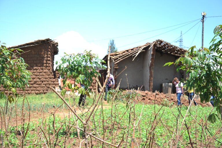 Kamonyi: Barasaba gukomorerwa 250,000 Frw basabwa n’ubuyobozi