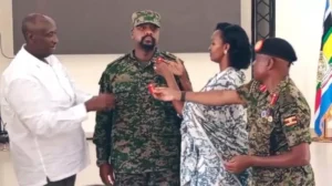 Gen. Muhoozi yambitswe impeta za gisirikare n’umugore we