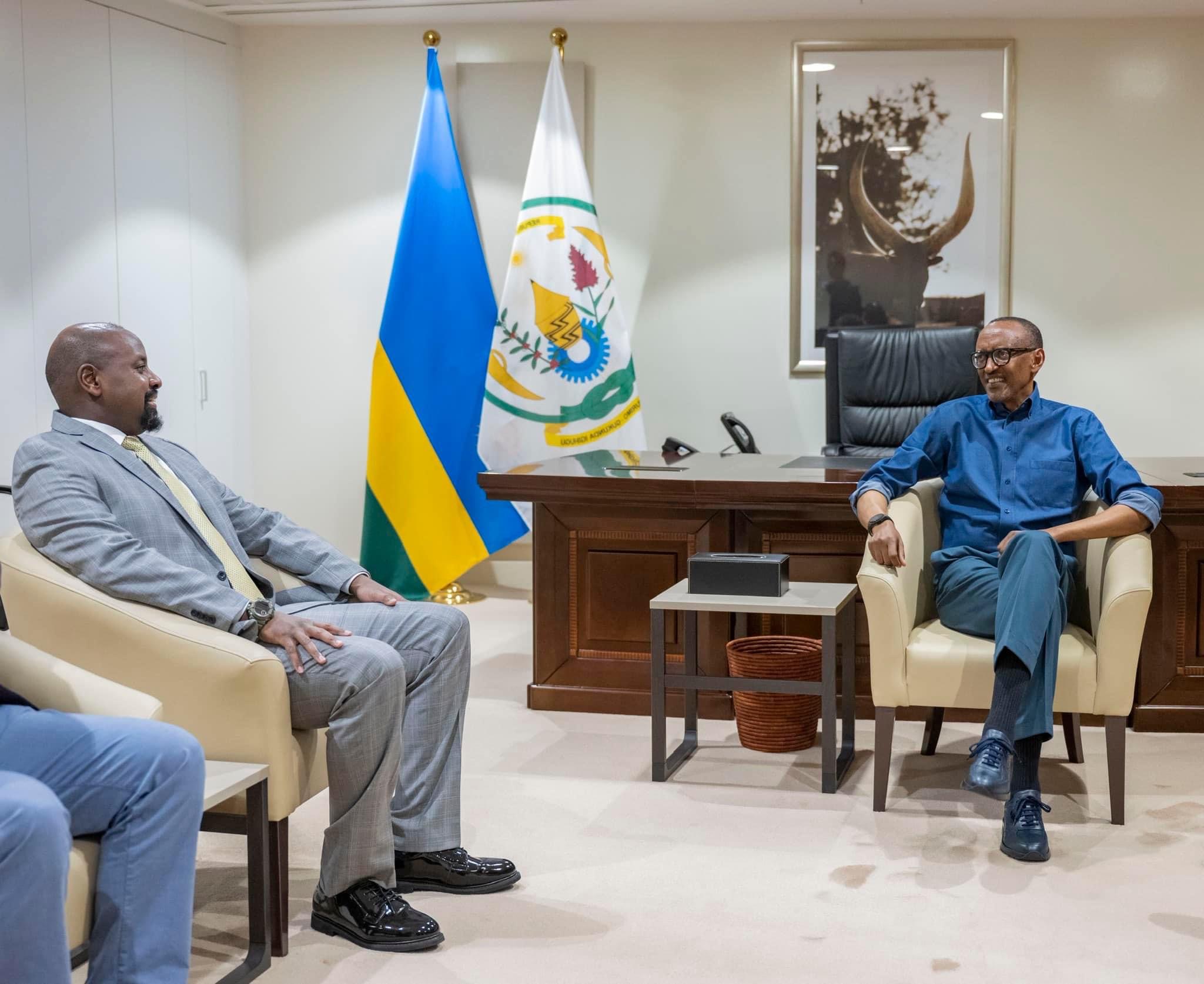 Gen. Muhoozi uri mu Rwanda yongeye guhura na Perezida Kagame