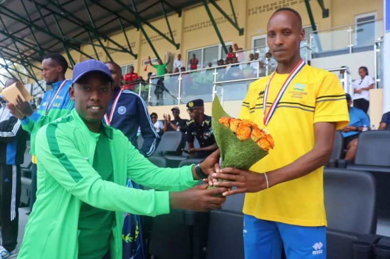 Nimubona  na Musabyeyezu  ni bo begukanye “Huye Half Marathon  2022”