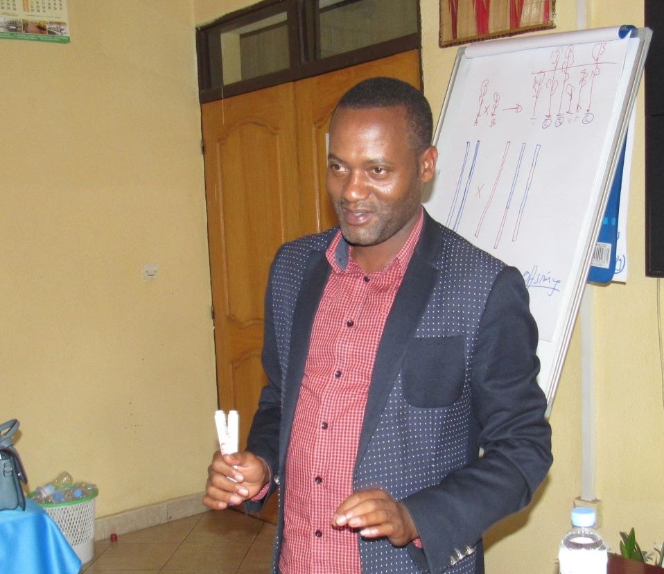 Mu Rwanda nta bihingwa byahinduriwe uturemangingo bikoreshwa- Dr.  Nduwumuremyi