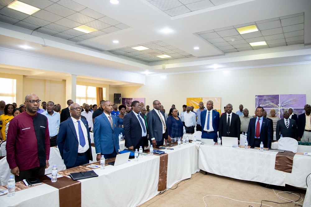 Abarimu ba Zimbabwe baje mu Rwanda basabwe kutijandika muri Politiki