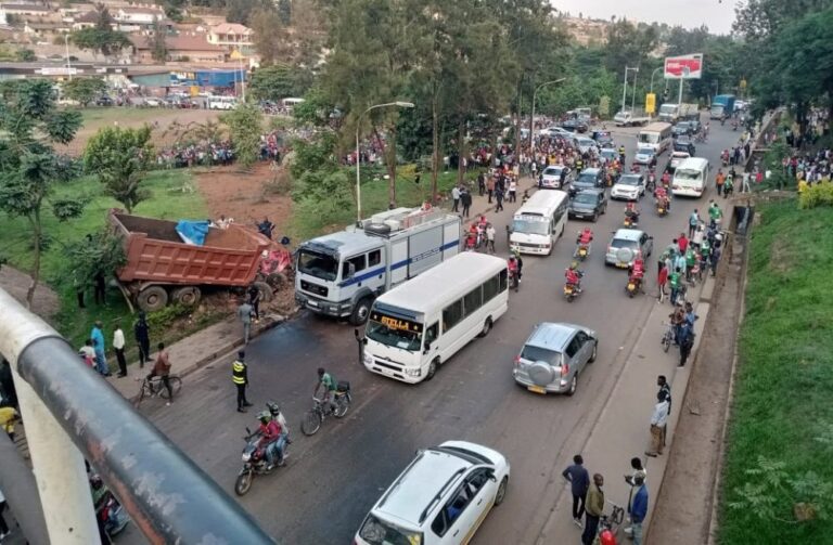 Impanuro za Polisi nyuma y’impanuka yahitanye 6 i Kigali