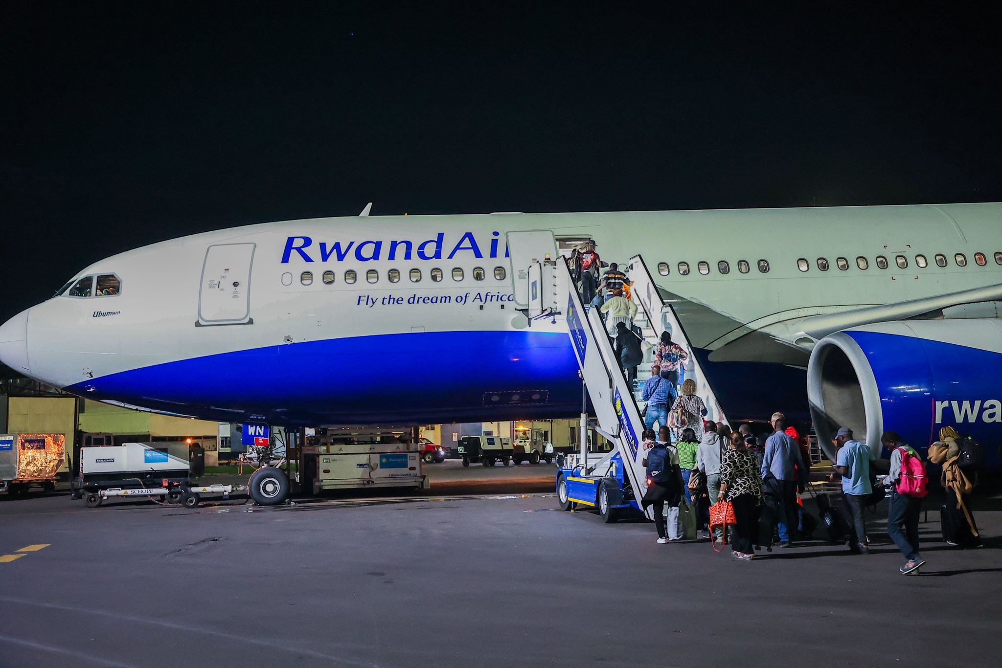 RwandAir yatangiye ingendo zihuza Kigali na London