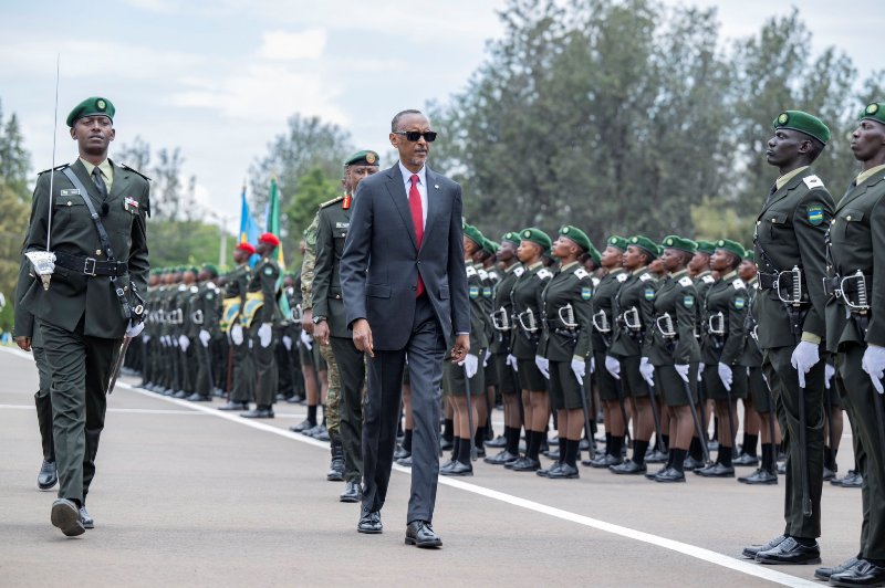 <strong>Abofisiye 568 bashya bibukijwe ko bashinzwe kurinda igihugu n’abagituye</strong>