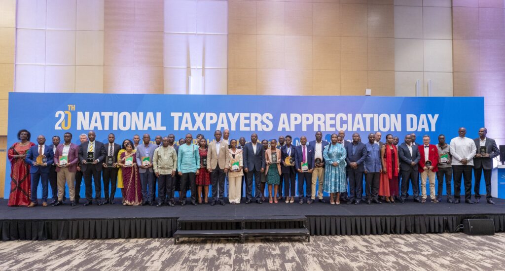 Perezida Kagame yashimiye abasora bazamuye ubukungu bw’u Rwanda