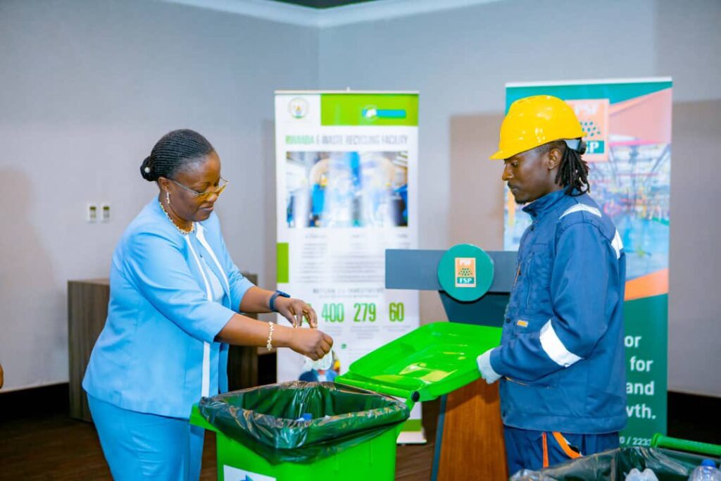 Abikorera mu Rwanda biyemeje gukusanya toni 5,400 za pulasitiki