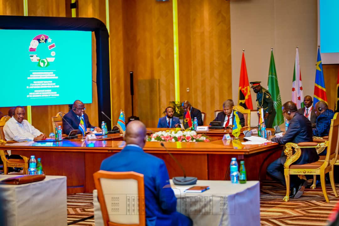 Dr. Biruta yahagarariye Perezida Kagame mu biganiro by’i Luanda