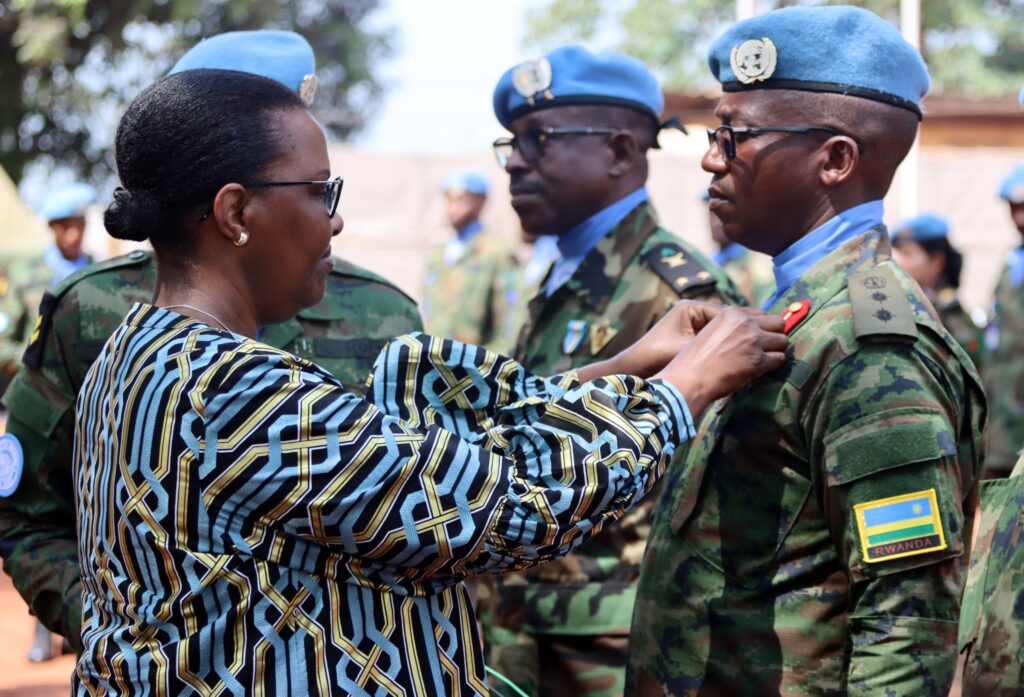 Santarafurika: Ingabo z’u Rwanda zambitswe imidali y’ishimwe ya Loni