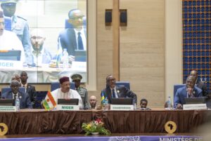 Umuvuduko w’Afurika mu by’inganda ntiwayigeza ku Cyerekezo 2063-Perezida Kagame