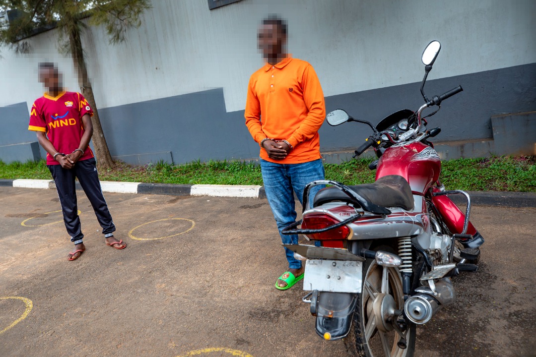 Kigali: Umwe akekwaho gukwirakwiza ibihuha, undi guhisha plaque