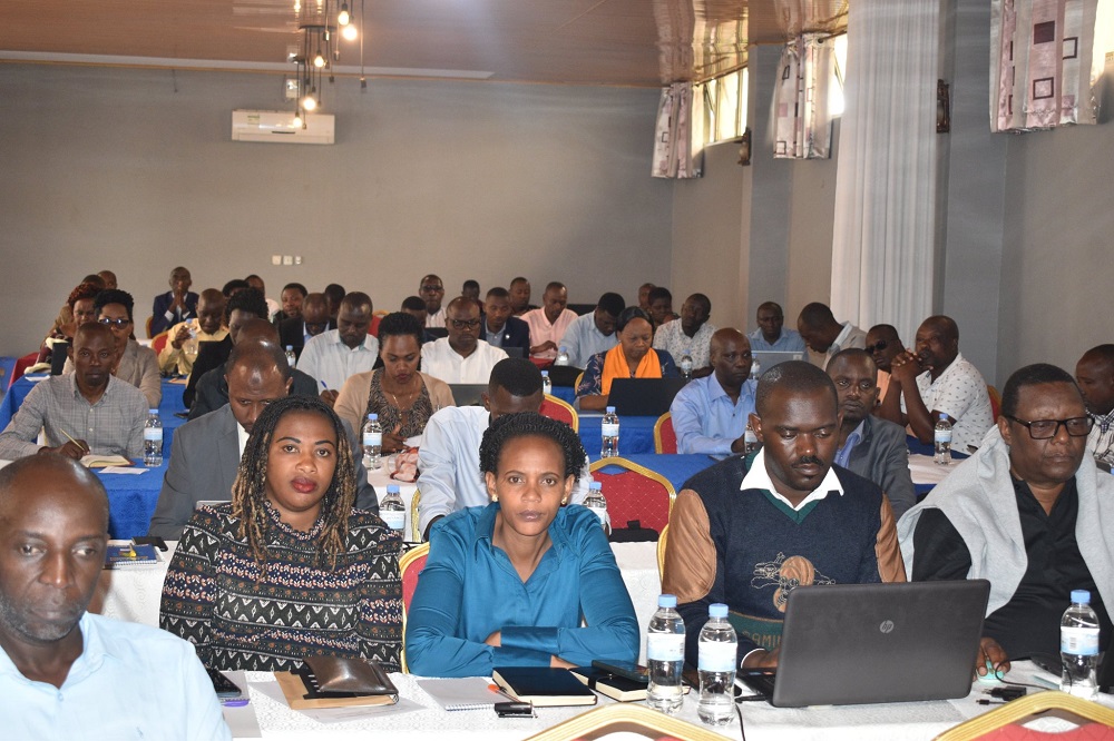 Ngororero: Hararebwa uburyo akazi kanozwa umuturage akajya ku isonga
