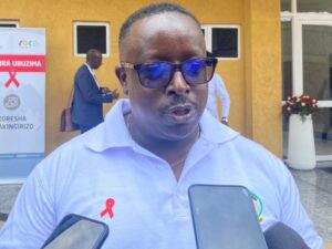 <strong>Urubyiruko ruza ku isonga mu bandura agakoko gatera SIDA</strong>