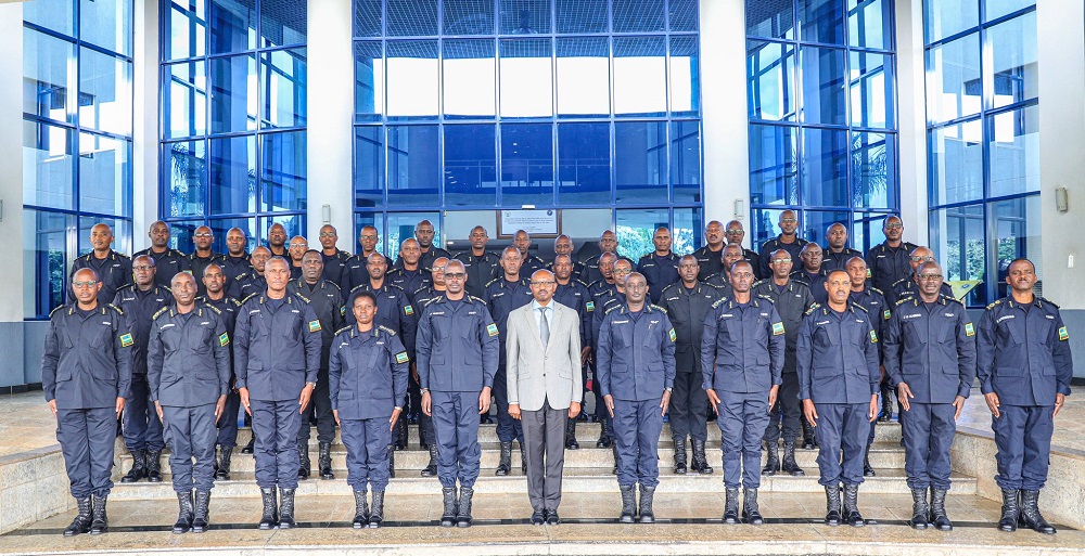 Minisitiri Gasana yasabye abapolisi gutanga serivisi nziza mu bushobozi buhari
