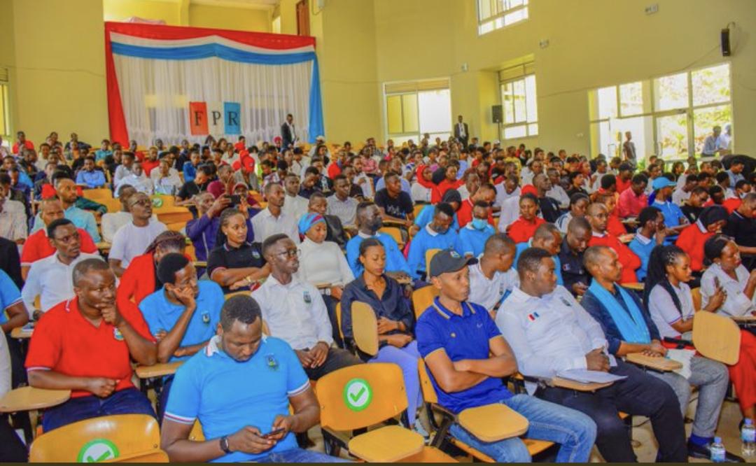 Bibukijwe ko ubuzima bw’u Rwanda buri mu biganza by’urubyiruko