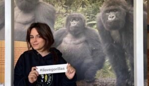 “Nakunze u Rwanda”- Camila Cabello watangiye umwaka asura ingagi