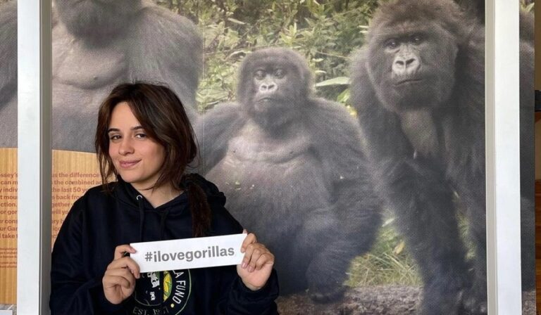 “Nakunze u Rwanda”- Camila Cabello watangiye umwaka asura ingagi