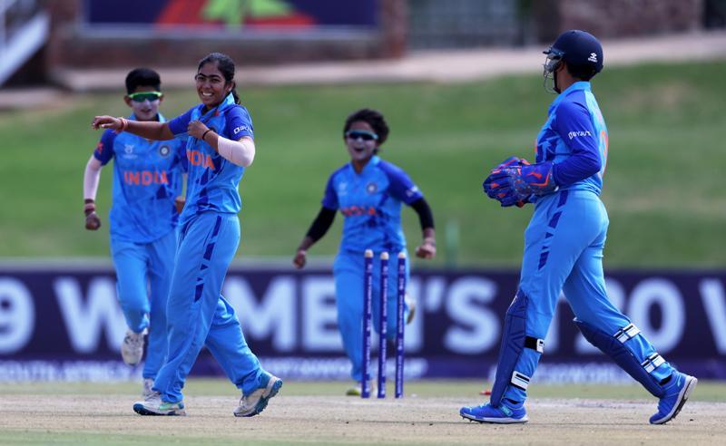 Cricket: Imikino y’igikombe cy’ Isi igeze muri ½ cy’irangiza