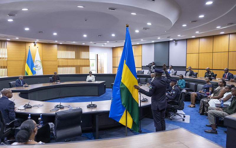 Perezida Kagame yibukije abayobozi bashya ba Polisi gukorana n’abaturage