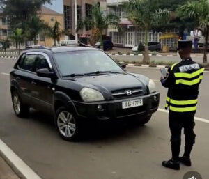 Kigali: Yashinje ivanguraruhu abapolisi bamusanganye ibirarane by’amande