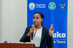 Indimi z’amahanga ntizasimbura Ikinyarwanda- Minisitiri Mbabazi