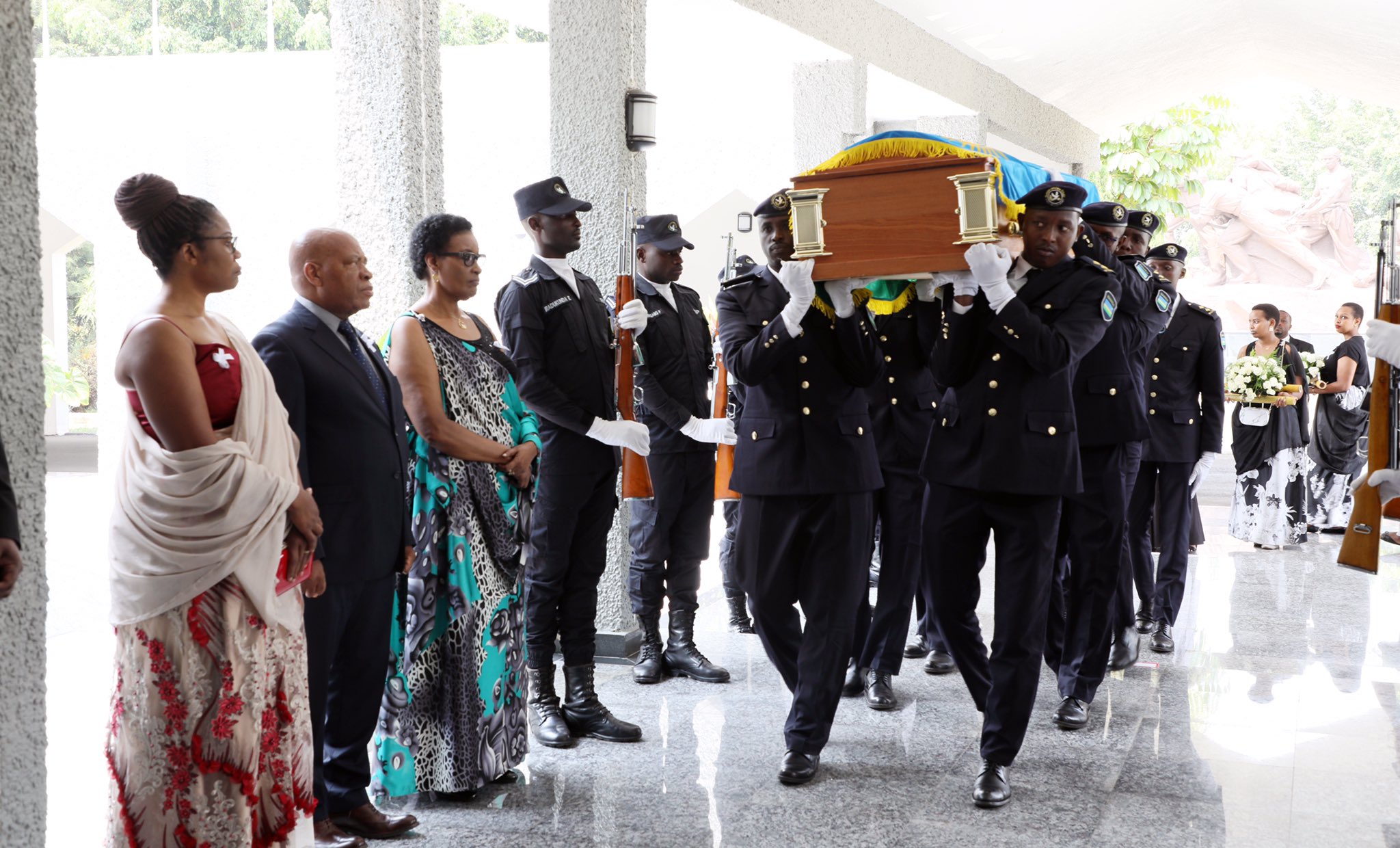 Perezida Kagame yihanganishije umuryango wa Depite Rwigamba