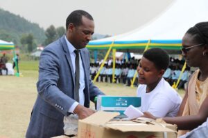 Musanze: Abasaga 500 barangije amasomo muri VTC Mutobo  bahawe ibikoresho