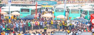 Abashoferi ba bisi zitwara abagenzi basabwe kwitwararika