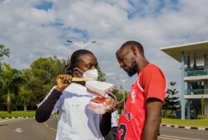 Abantu 19% gusa mu Rwanda ni bo basukura amenyo kabiri ku munsi