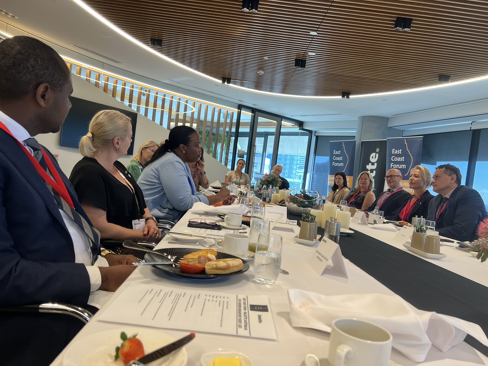 Abashoramari bo muri Australia bakuruwe  n’amahirwe ari mu Rwanda