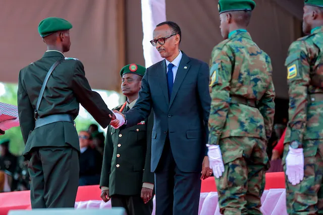 Perezida Kagame yazamuye mu ntera abasirikare 2,430