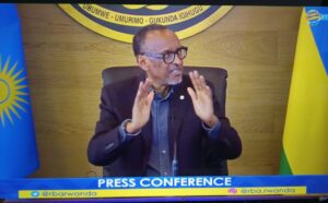 ‘Rwari urwenya!’ Perezida Kagame avuga kuri Tshisekedi wirahiye kumukura ku butegetsi