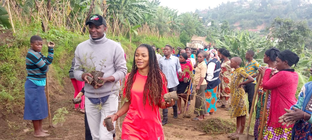 Rubavu: Urubyiruko rwiganjemo urw’i Goma rwatahanye impamba y’Umuganda