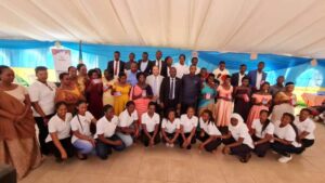 Masaka: Abagore bahawe telefoni ngo biteze imbere mu ikoranabuhanga