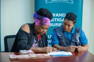 Kigali: Umwongerezakazi yasubijwe 4,110,000 Frw yari yibwe mu modoka