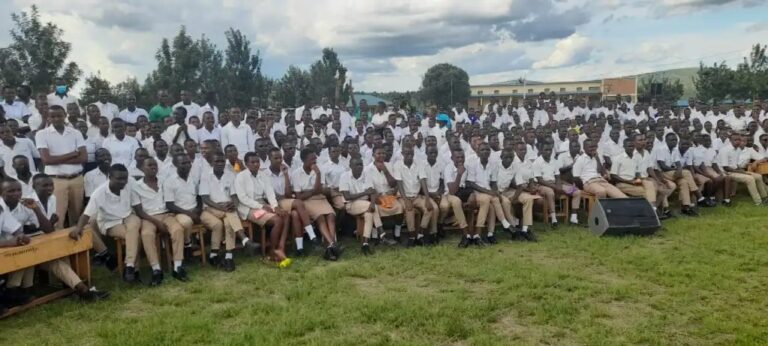 Gatsibo: Abanyeshuri baratabariza “Clubs” zirwanya SIDA zacitse intege
