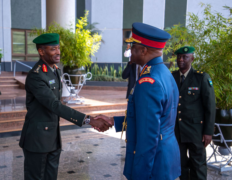Umugaba Mukuru w’Ingabo za Kenya yasuye Ibirindiro by’Ingabo z’u Rwanda