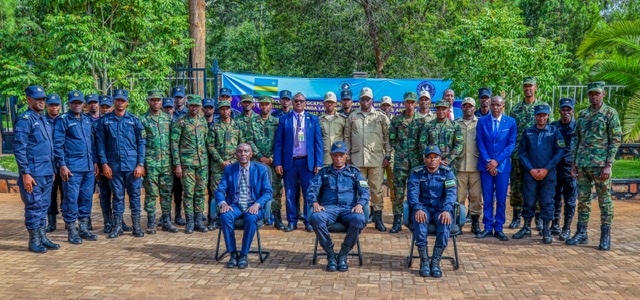 Abasirikare, abapolisi n’abakozi ba RCS barahugurwa ku micungire y’intwaro
