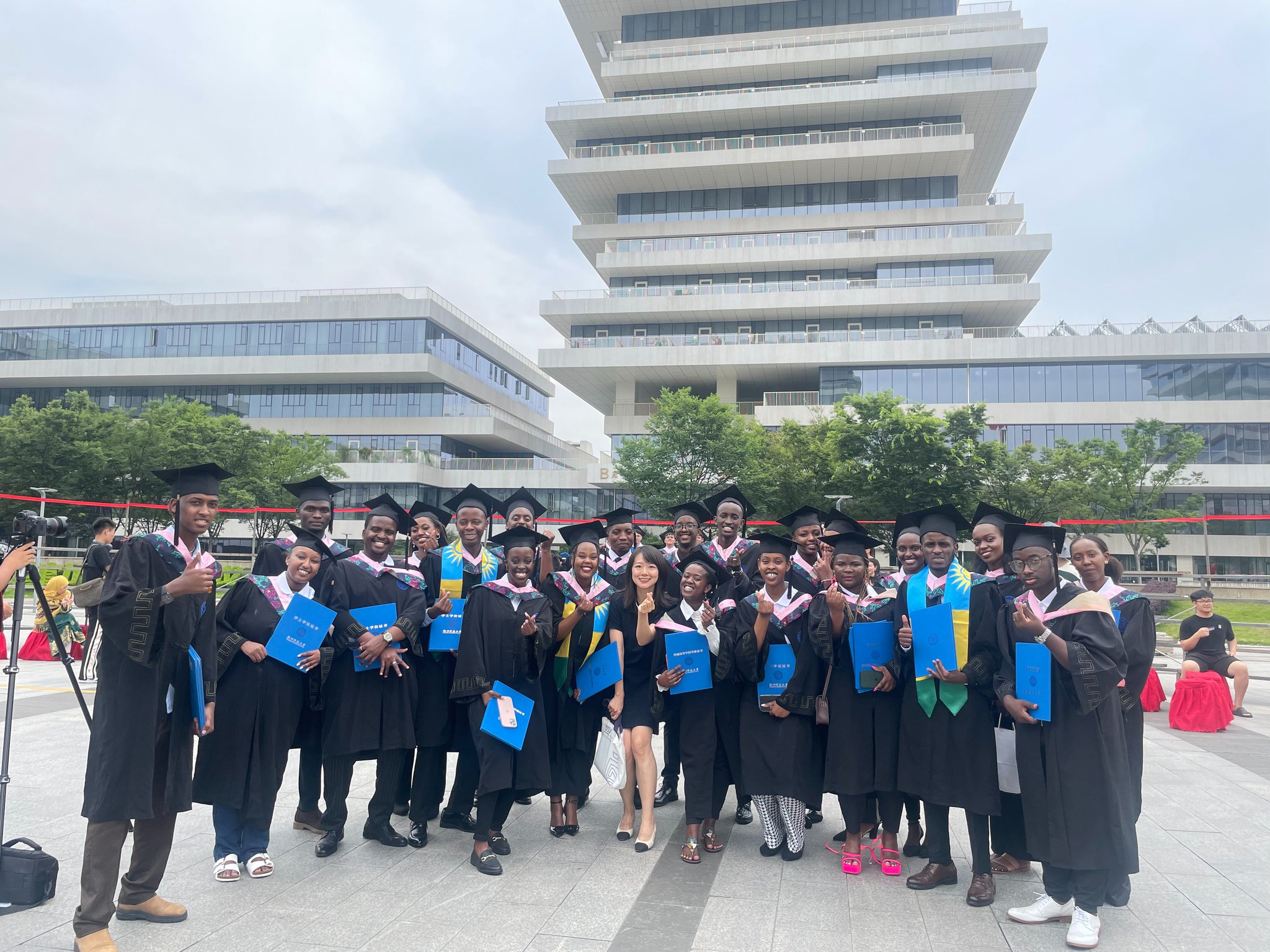 U Rwanda rwungutse abahanga 22 mu bucuruzi bwo ku ikoranabuhanga