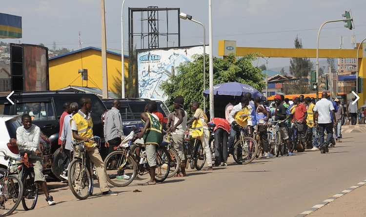 Abatwara amagare barasabwa ubumenyi ku mategeko y’umuhanda